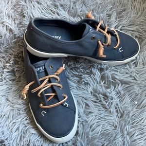 Women’s causal everyday shoe.